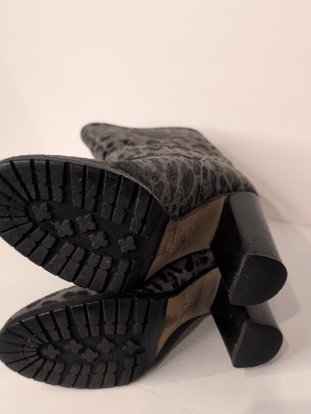 Jimmy Choo Gray Leopard-Print Mid-Calf Heeled Boots Size 36.5 - Picture 10 of 15